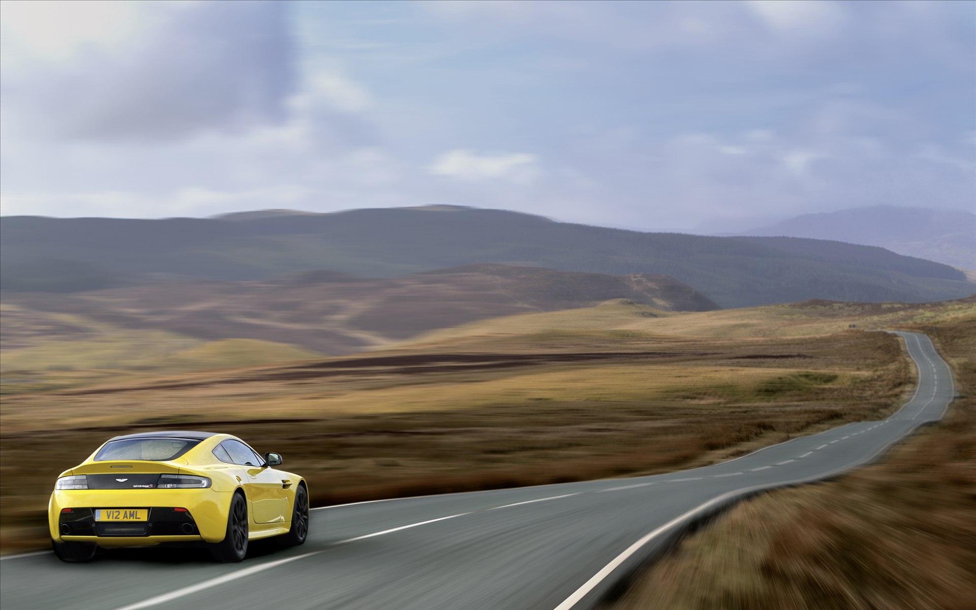 Aston Martin V12 Vantage S 2014